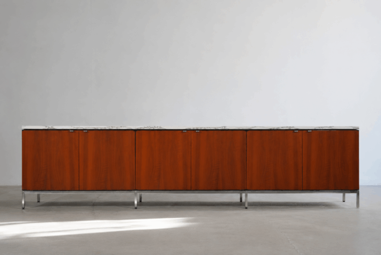 Florence Knoll Credenza in Rosewood with Arabescato Marble Top, 289 cm, rare custom-made Knoll International sideboard.